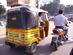 In strada in India 